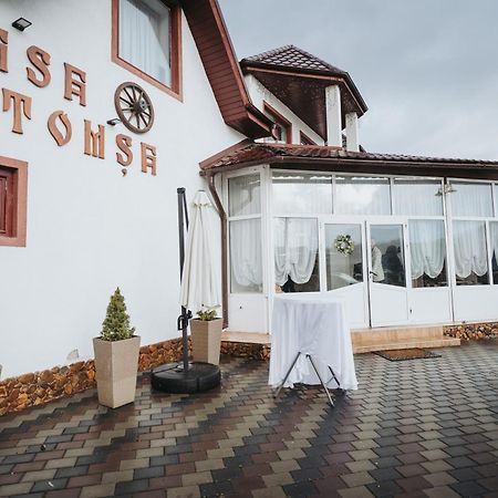 Casa Tomsa Bed & Breakfast Rozavlea Bagian luar foto