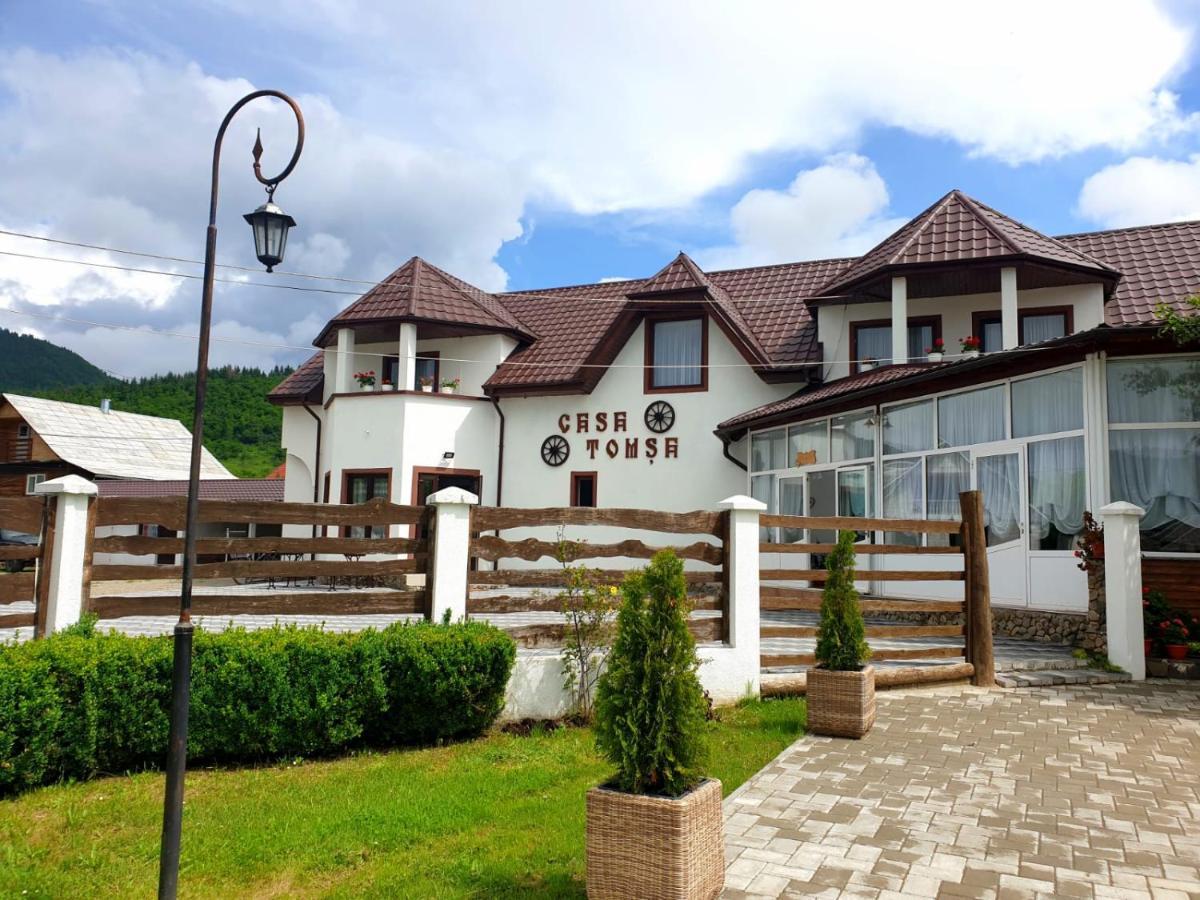 Casa Tomsa Bed & Breakfast Rozavlea Bagian luar foto