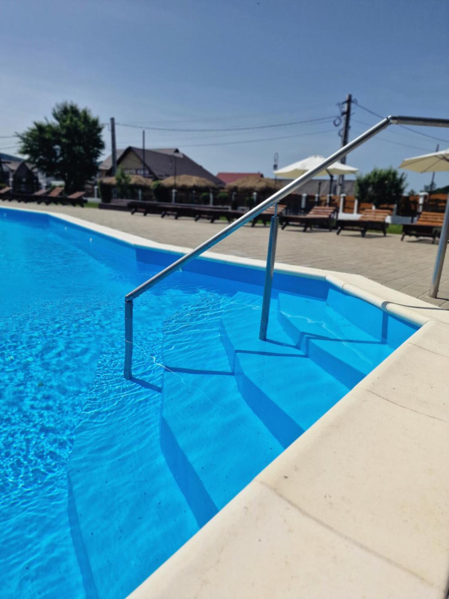 Casa Tomsa Bed & Breakfast Rozavlea Bagian luar foto