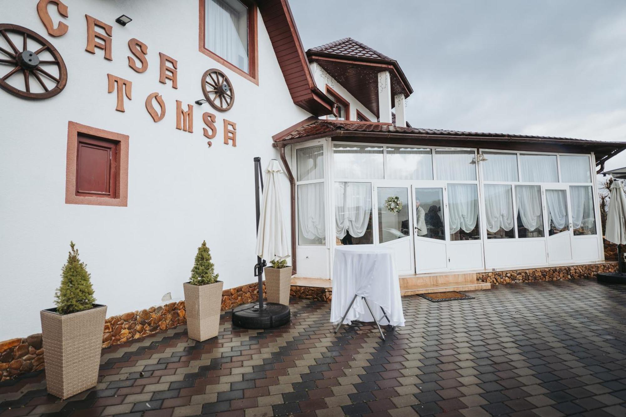 Casa Tomsa Bed & Breakfast Rozavlea Bagian luar foto